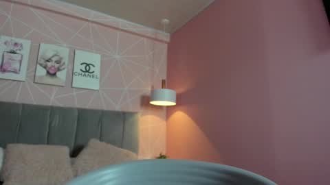 Call me Zoe  online show from 02.13.25