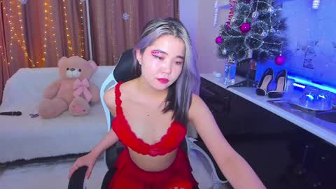 Snapshot of dollyiaa chatting on 12.24.24 Dollya online show from 12.24.24