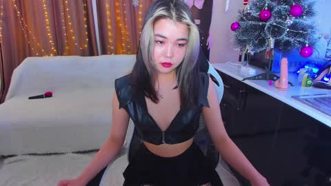 Snapshot of dollyiaa chatting on 01.07.25 Dollya online show from 01.07.25
