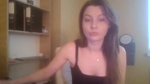 DollyRoma online show from 11.04.25