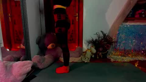 Snapshot of doloressage chatting on 04.29.26 Dolores Sage online show from 04.29.26