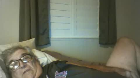 Snapshot of dolpphins999 chatting on 12.14.24 dolpphins999 online show from 12.14.24