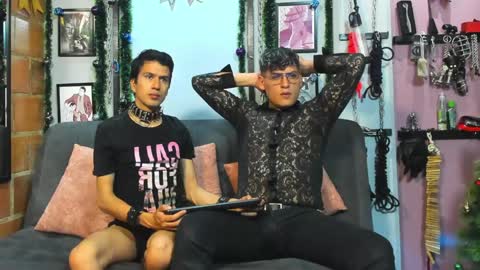 Snapshot of dom2travelers_sm chatting on 12.29.24 Diego Castell online show from 12.29.24