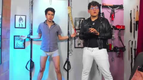 Snapshot of dom2travelers_sm chatting on 03.09.25 Diego Castell online show from 03.09.25