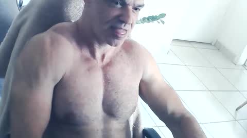 Snapshot of dom_sexx chatting on 12.18.25 dom_sexx online show from 12.18.25