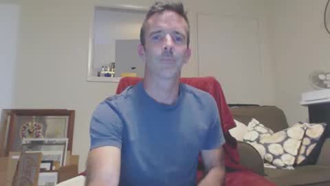 Snapshot of dombolio chatting on 10.03.25 Dombol online show from 10.03.25