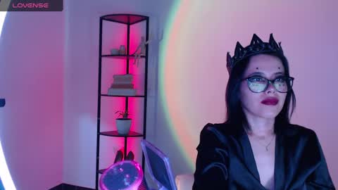 Snapshot of domgiirl chatting on 09.09.25 Mistress online show from 09.09.25
