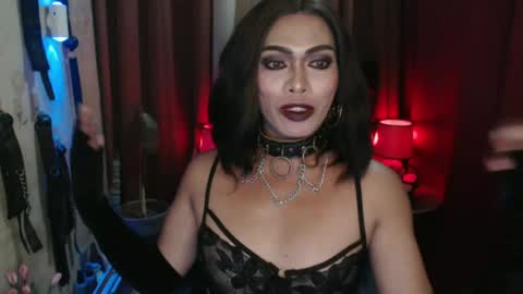 Snapshot of dominantrix_diannaxxx chatting on 06.20.26 diana online show from 06.20.26