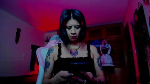 Snapshot of dominatrixblue chatting on 07.21.26 Dom Blue online show from 07.21.26