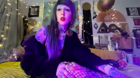Dominatrix Esther Mars online show from 12.27.24