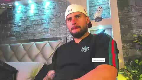 Snapshot of dominic_de_luca chatting on 09.17.25 dominic de luca online show from 09.17.25