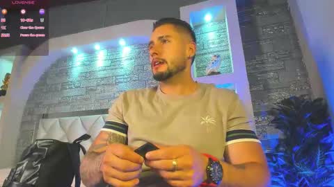 Snapshot of dominic_de_luca chatting on 10.14.25 dominic de luca online show from 10.14.25