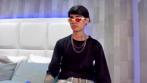 Snapshot of dominic_foox chatting on 02.12.26 Dominic foox online show from 02.12.26