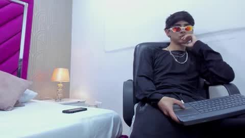 Snapshot of dominic_foox chatting on 02.16.26 Dominic foox online show from 02.16.26