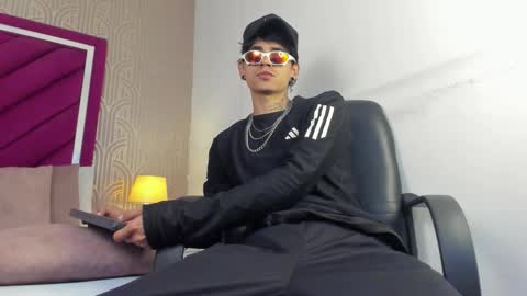 Snapshot of dominic_foox chatting on 02.28.26 Dominic foox online show from 02.28.26