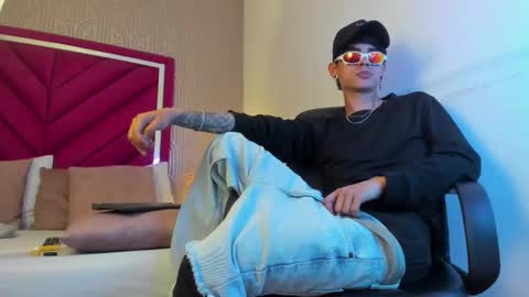 Snapshot of dominic_foox chatting on 03.04.26 Dominic foox online show from 03.04.26