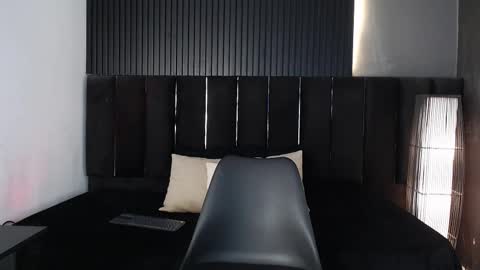 Snapshot of dominic_ghost chatting on 09.15.25 Dominic online show from 09.15.25