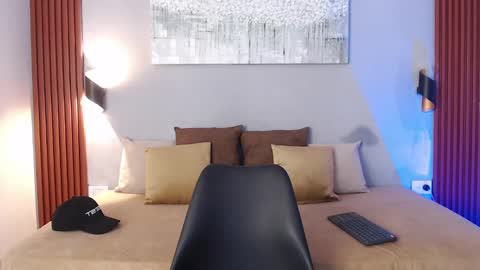 Snapshot of dominic_ghost chatting on 09.21.25 Dominic online show from 09.21.25