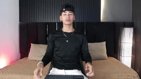 Snapshot of dominic_ghost chatting on 09.28.25 Dominic online show from 09.28.25