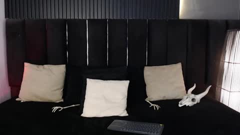 Snapshot of dominic_ghost chatting on 10.09.25 Dominic online show from 10.09.25