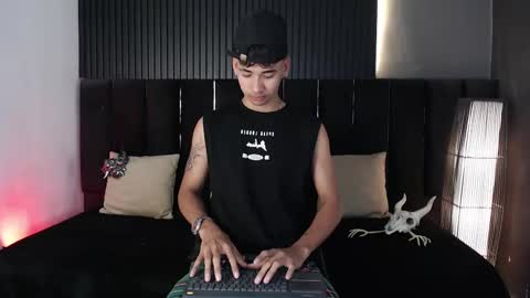 Snapshot of dominic_ghost chatting on 10.14.25 Dominic online show from 10.14.25