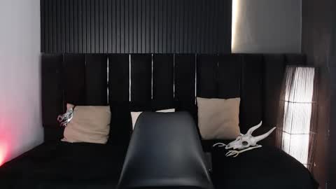 Snapshot of dominic_ghost chatting on 10.18.25 Dominic online show from 10.18.25