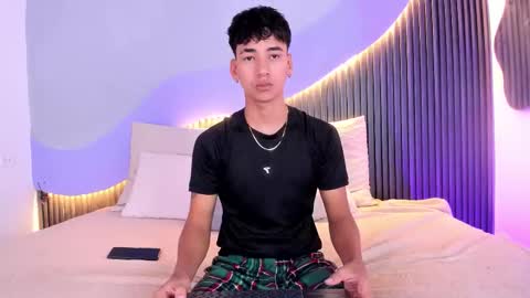 Snapshot of dominic_ghost chatting on 11.06.25 Dominic online show from 11.06.25