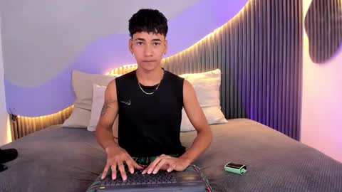 Snapshot of dominic_ghost chatting on 11.25.25 Dominic online show from 11.25.25