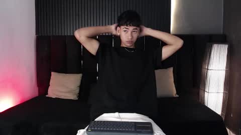 Snapshot of dominic_ghost chatting on 11.25.25 Dominic online show from 11.25.25