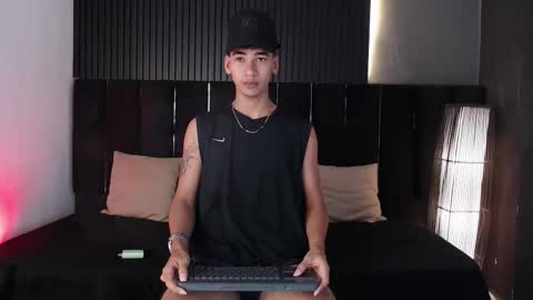 Snapshot of dominic_ghost chatting on 11.28.25 Dominic online show from 11.28.25