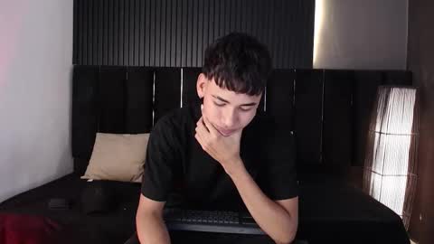 Snapshot of dominic_ghost chatting on 11.30.25 Dominic online show from 11.30.25