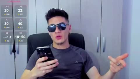 Snapshot of dominic_radccliffe chatting on 06.21.26 Your real love online show from 06.21.26