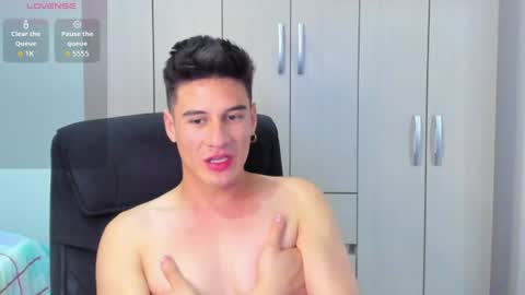 Snapshot of dominic_radccliffe chatting on 06.27.26 Your real love online show from 06.27.26