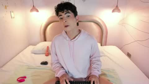 Snapshot of dominicjay_ chatting on 07.13.26 DOMINIC online show from 07.13.26