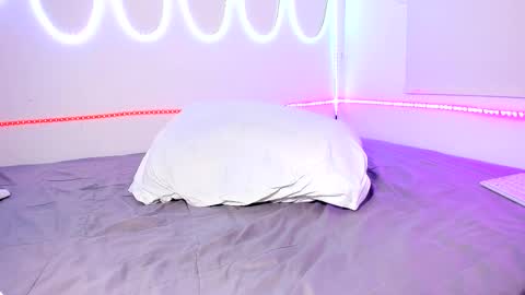 Snapshot of dominick_king chatting on 11.22.25 Dominic online show from 11.22.25