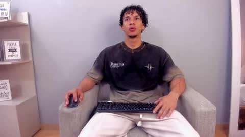 Dominick Star online show from 11.28.25