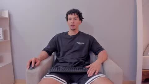 Dominick Star online show from 12.15.25