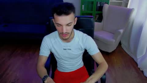 Snapshot of dominicvalente chatting on 10.24.25 dominicvalente online show from 10.24.25