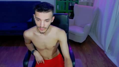 Snapshot of dominicvalente chatting on 10.25.25 dominicvalente online show from 10.25.25