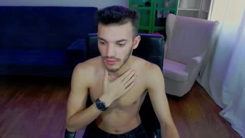 Snapshot of dominicvalente chatting on 10.29.25 dominicvalente online show from 10.29.25