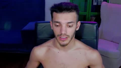 Snapshot of dominicvalente chatting on 11.01.25 dominicvalente online show from 11.01.25