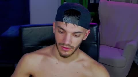 Snapshot of dominicvalente chatting on 11.08.25 dominicvalente online show from 11.08.25