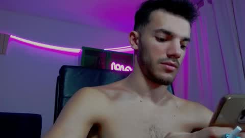 Snapshot of dominicvalente chatting on 11.19.25 dominicvalente online show from 11.19.25