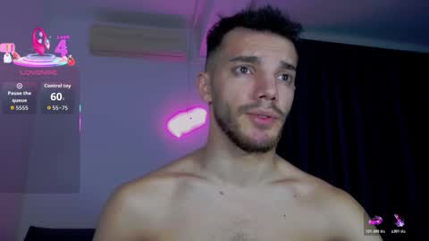 Snapshot of dominicvalente chatting on 12.01.25 dominicvalente online show from 12.01.25