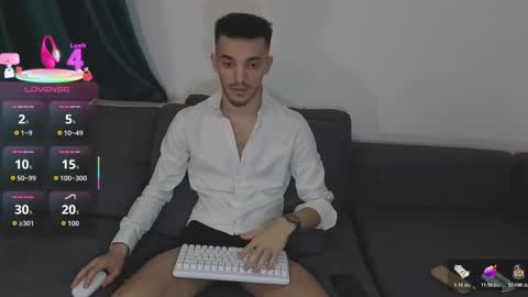 Snapshot of dominicvalente chatting on 12.14.25 dominicvalente online show from 12.14.25