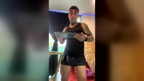 Snapshot of dominiofit chatting on 07.18.26 Only fans Ronnie col---InstaRonniecolleman online show from 07.18.26