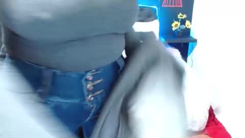 Snapshot of domink_gilr chatting on 02.19.25 D O M I N K online show from 02.19.25