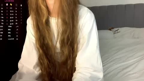 Snapshot of domitilabarrus chatting on 05.07.26 Kira online show from 05.07.26