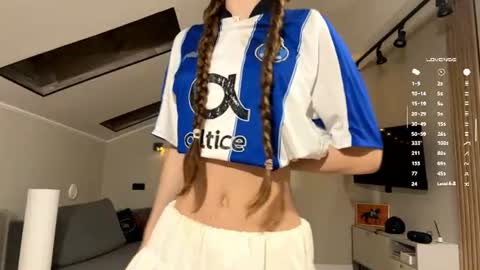 Snapshot of domitilabarrus chatting on 06.12.26 Kira online show from 06.12.26