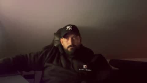 Snapshot of donchriiis chatting on 10.22.25 donchriiis online show from 10.22.25